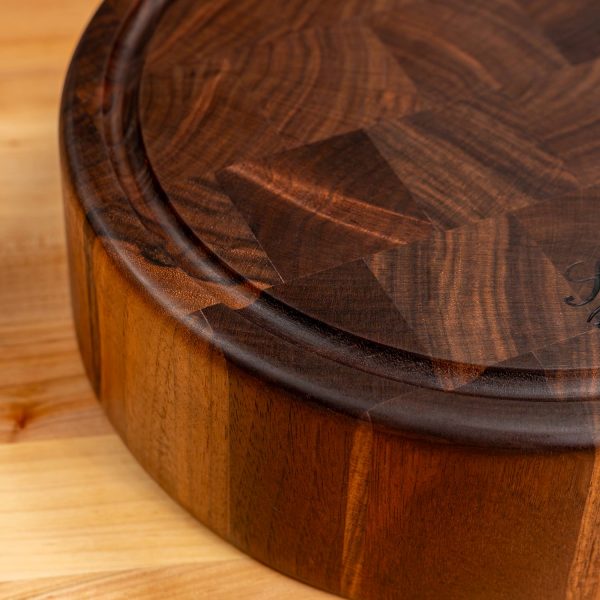 Walnut End Grain Round Butcher Block with Juice Groove Online Hot Sale